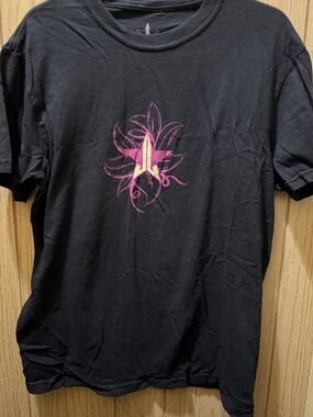 Jeffree Star Black Short-Sleeve Tee with Pink and Gold Emblem